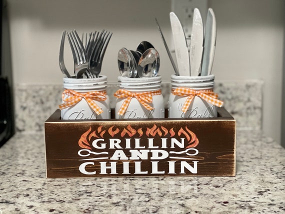 Rustic Wooden BBQ Utensil Holder: Perfect Grilling Gift for Dad, Outdoor Cookout & Kitchen Decor