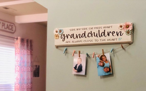 Brag Board Grandchildren Photo Display, Wood Wall Hanging Gift for Grandma Nana Grandparents, Rustic Home Decor Sign