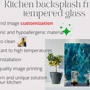Może przedstawiać: Szklany panel kuchenny z hartowanego szkła z wzorem turkusowego i złotego marmuru. Obraz zawiera tekst: Artur Wall Art, Kitchen backsplash from tempered glass, Size and image customization, Hygienic and hypoallergenic material, Easy to clean, Resistant to high temperatures, Easy installation, Top quality image printing, Modern and unique solution for your kitchen.