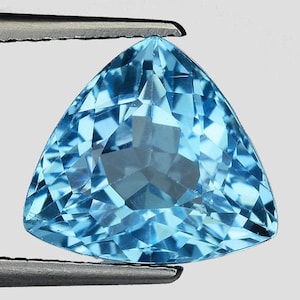 9.045 CTS- Twinkling Love Blue 100%Natural BRAZIL TOPAZ Trillion loose gemstones "watch video link in description"Clean topaz/genuine topaz