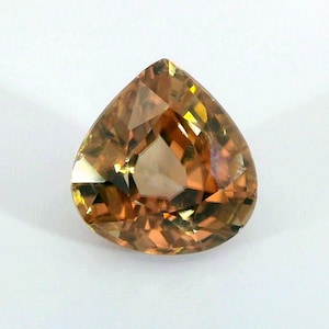 FIRE Luster Brown 100% Natural Zircon 2.850cts- Heart cut loose gemstones&quot;watch video link in description&quot; ZIRCON Genuine/brown Zircon jewel