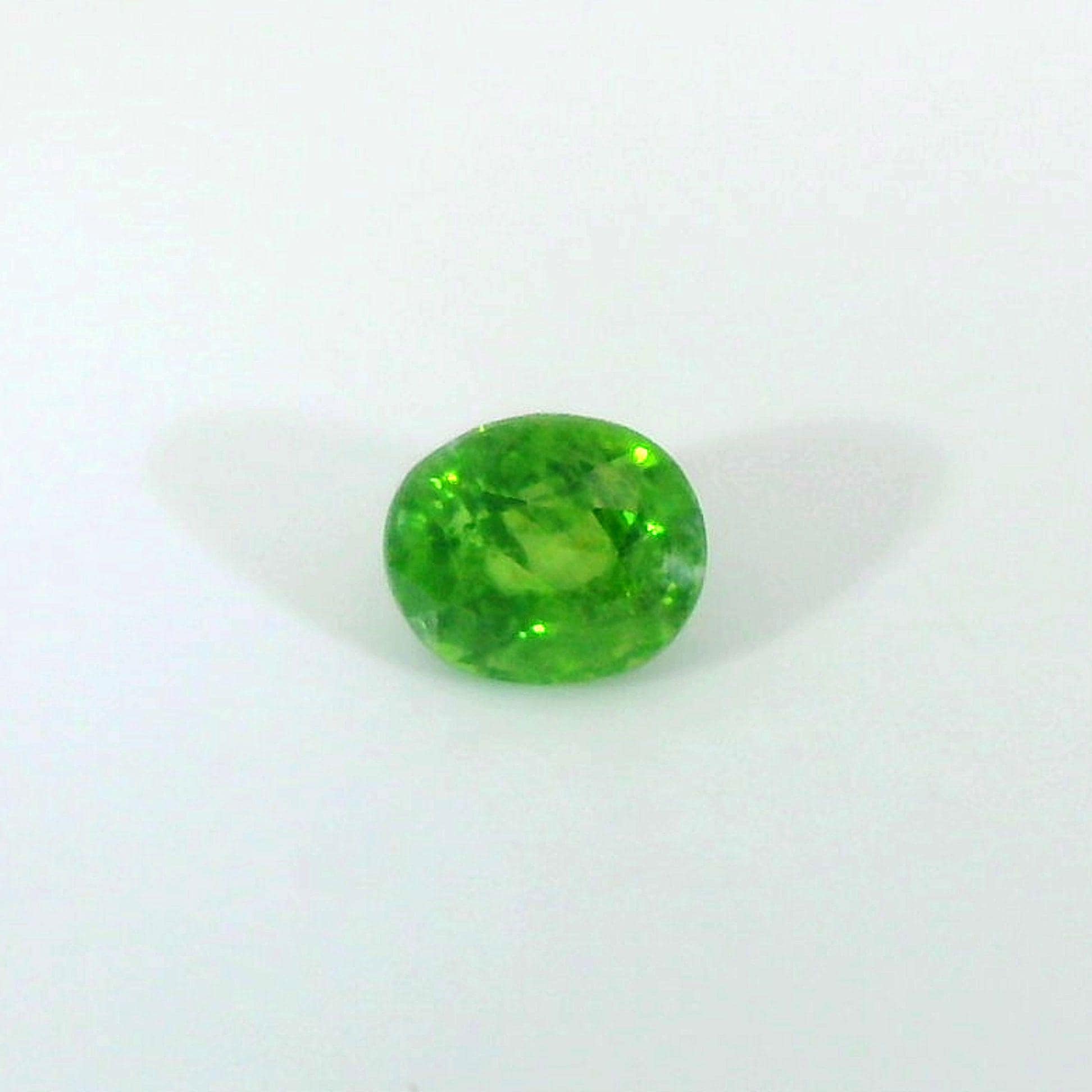 Pierre Précieuse Tsavorite (grenat Vert) Naturelle - 8 Carats, Forme Ovale, Certifiée GGL - Réf. R503