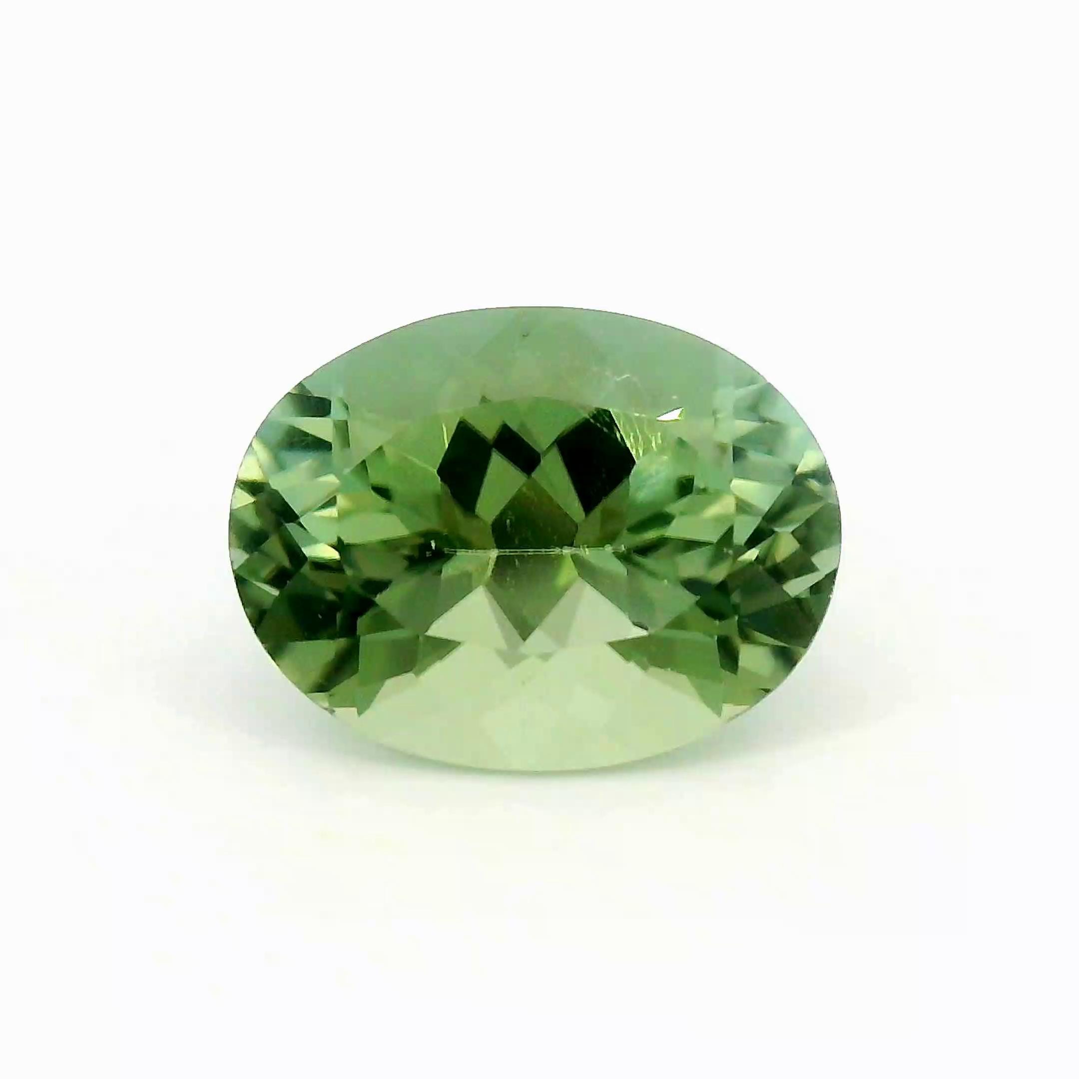 Rubis du Mozambique taille COEUR VERT 4.04 carats