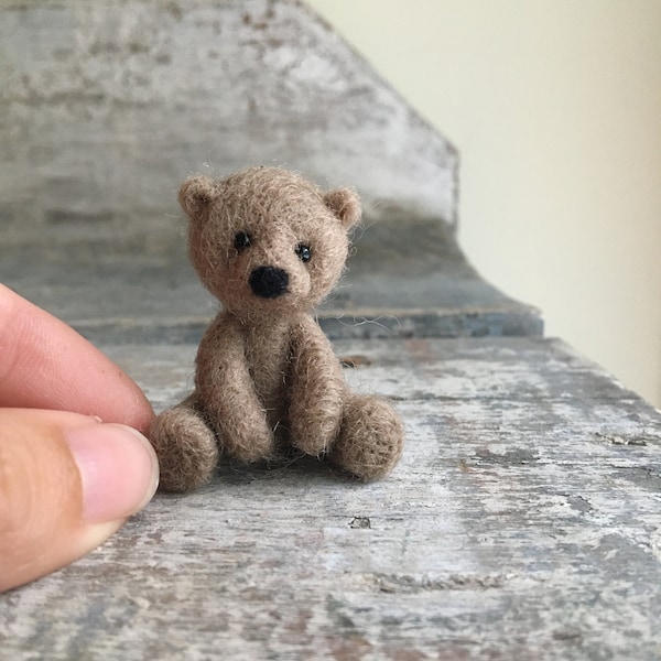 Miniatur Teddybär Nadel gefilzt Tan hellbraun Wolle Teddybär ein Zoll Mini Baby Bär Geschenk