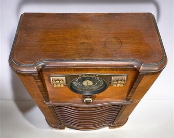 アンティーク 
花瓶 1940 Zenith Model 10S464 Radio, Vintage Floor Model, Wooden