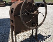 Wooden Hand Crank Corn Sheller, Coffee Grinder, Corn Shucker, Walnut Huller a, Primitive Farm Tool, Vintage Corn Sheller, Farmhouse Decor