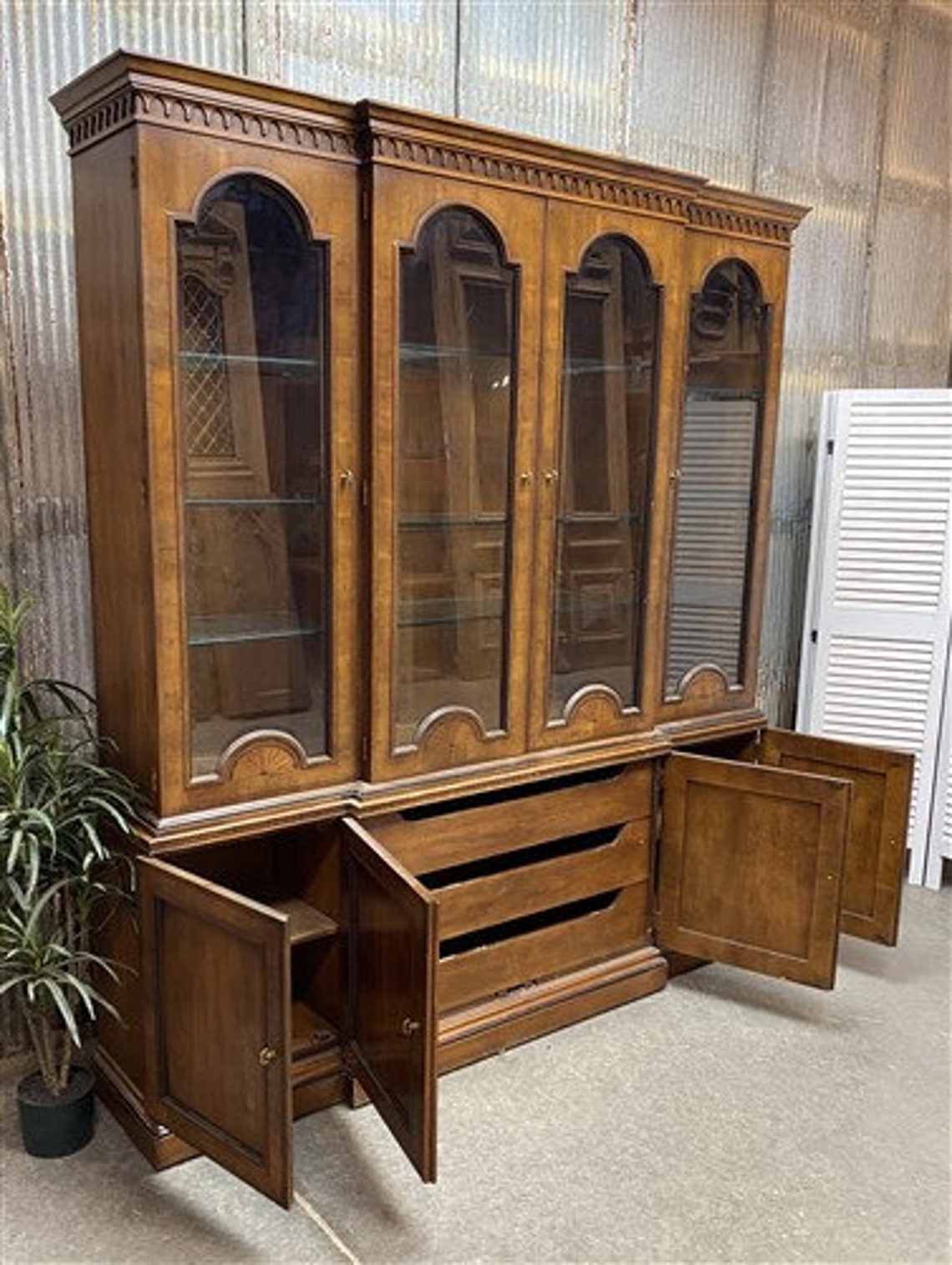 Vintage Henredon China Lighted Curio Display Etsy