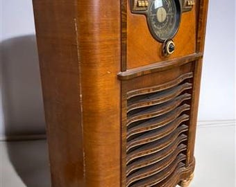 1940 Zenith Model 10S464 Radio, Vintage Floor Model, Wooden Cabinet Tube Radio, Console Radio, Audio, Tube Radio, Broadcast Receiver