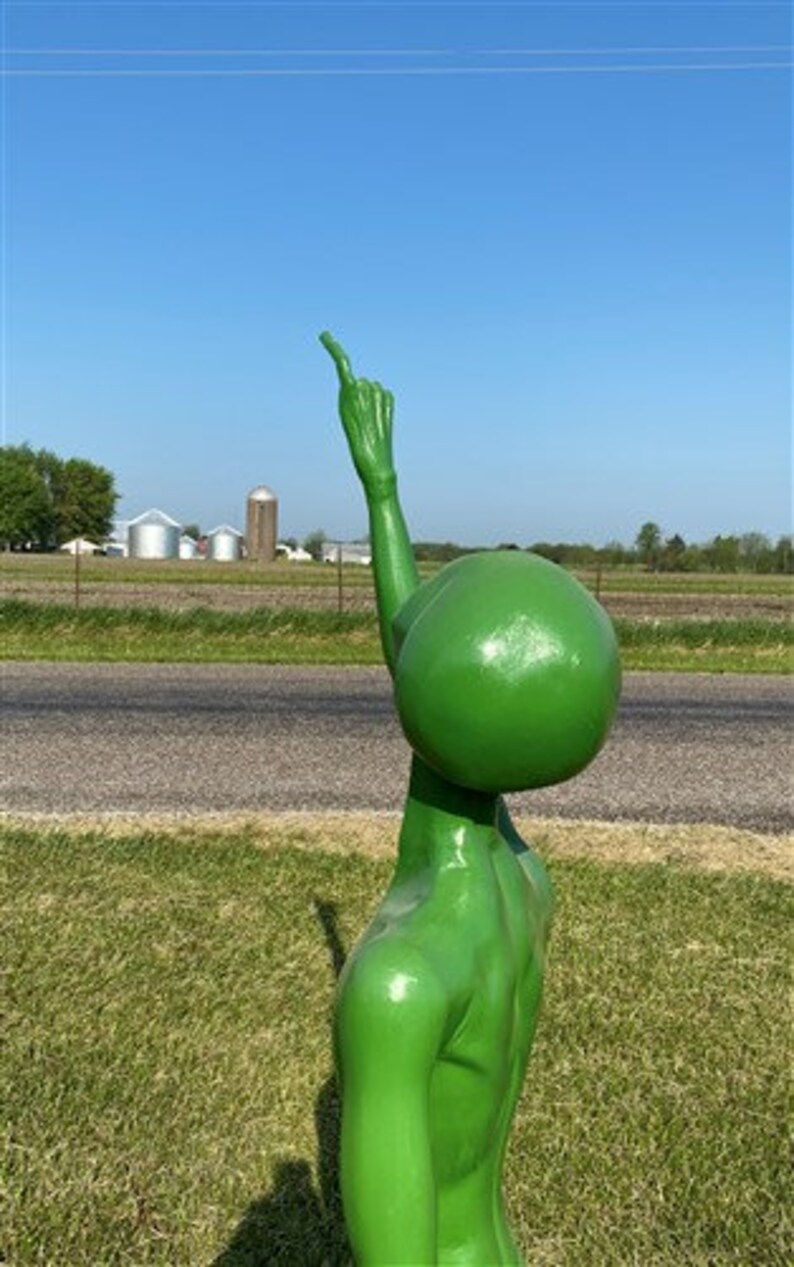 Alien Statue, Green Space Men, UFO Extraterrestrial Alien Art, Cast