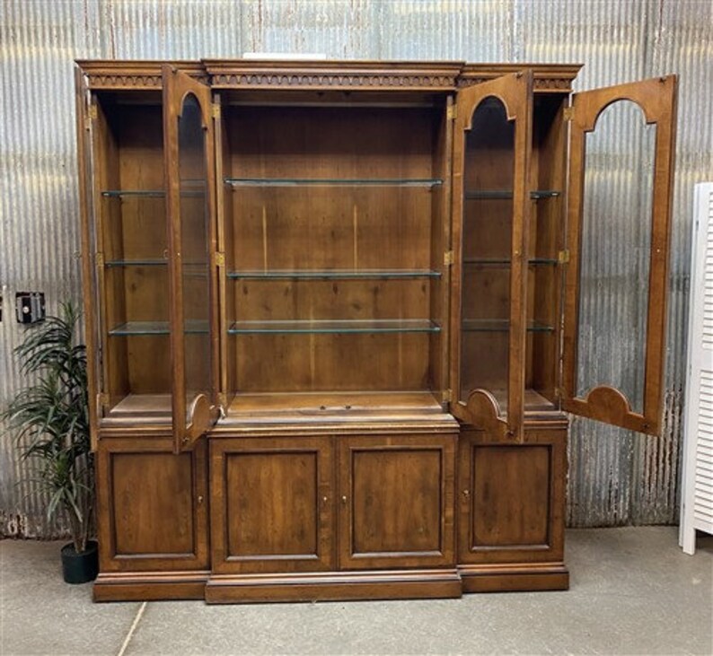 Vintage Henredon China Lighted Curio Display Etsy