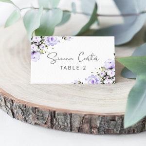 Modèle de marque-places floral lavande, aquarelle florale violette, cartes de visite imprimables, cartes de visite, baptême, communion, baby shower