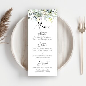 Greenery-Menüvorlage, selbst bearbeitbar JEDE GELEGENHEIT, Eukalyptus Sukkulenten, DIY druckbares Menü, staubiges blaues Blumenmuster, Erstkommunion, Hochzeit