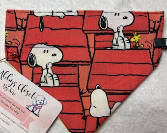 Collar through bandanas - Snoopy Doghouse