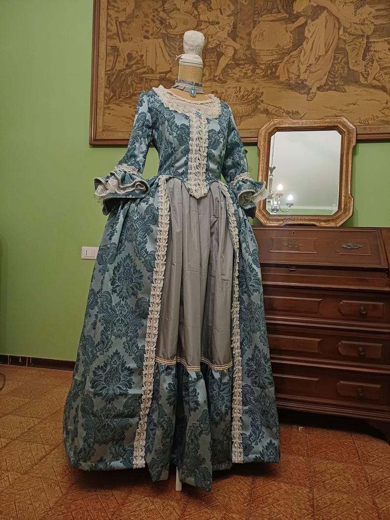historical costume, 18th century costume