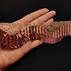 By Yards Indian Metallic Rose Gold Und Creme Farbe Net Gestickte Pailletten Handtaschen Borte, Vorhang Borte, Saree Borte, Puppen Kleid Band.
