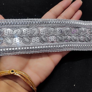 lose Lagerware Indische Metallic Silber Farbe Zierleiste, Silber Zierleiste, Silber Netz Bordüre, Silber Paillettenborte, Großverkauf, Silber Handgemachte Bordüre.