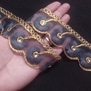 Op maat gesneden Indiase goud- en grijze kleur Netgeborduurde Sari-rand, Kralenrand Ontwerplint Bruiloftsversiering, Indiase geborduurde rand.