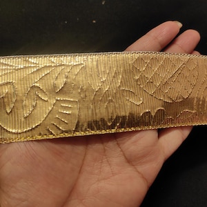 By Yards Indian Metallic Gold Farbe Floral Jacquard Design Trim, Gold Hochzeit Sari Band, Gold gepresste Jacquard Band, Nähband.