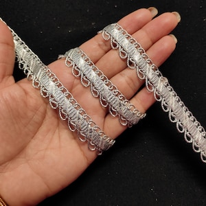 POR Jarda Indiano Cor Prata Tecido Franja de Trabalho Design Fita Saree Fronteira Fita de Casamento Cortina Fita Bolsa Fita Lâmpada Design Fronteira