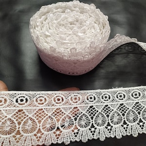 op maat gesneden Indiase witte kleur guipurestof Fringe Work Design Ribbon Lace Trim gebruikt in ander ontwerp in meerdere artefacten