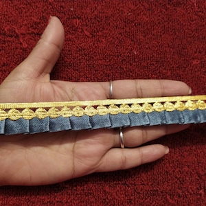 By Yards Indian Grau Und Gold Farbe Plissee Fringe Design Band Spitzenbesatz Verwendet In Verschiedenen Designing In Multi Artefakte.