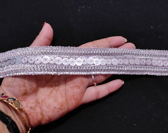 Silverpaljettkant som måttbeställning: Indisk metallisk handgjord bandspets