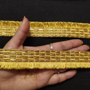 Bordure indienne dorée, bordure à franges dorées, bordure à pampilles dorées, bordure à coudre, bordure sari, bordure décorative, bordure en tissu, bordure de rideau