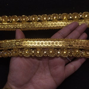 Op maat gesneden Indiaas metallic goudkleur Paillettenwerk Franjeontwerp Versiering Lint Kanten rand Gebruikt in verschillende ontwerpen In meerdere voorwerpen
