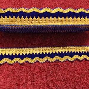 Passementerie bleu indien et couleur or, Passementerie sari bleu, Passementerie en velours, Passementerie à coudre, Passementerie festonnée, Bordure mariage, Bordure décorative