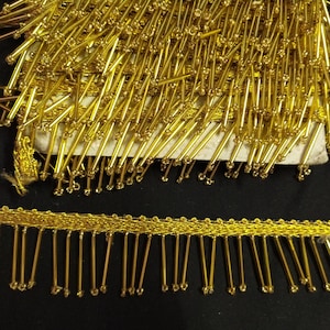 par mètre Ruban de conception de franges de franges de tuyaux de perles de couleur or indien pour la décoration de lampe Garniture de rideau de bordure de sari Garniture de décoration intérieure Dupatta.