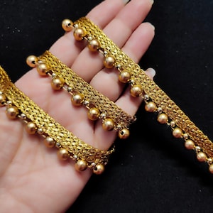 op maat gesneden Indiase metallic goudkleur kralenversiering, handgemaakt lint, gouden kralenversiering, sariversiering, gordijnversiering, kostuumversiering, handtasversiering.