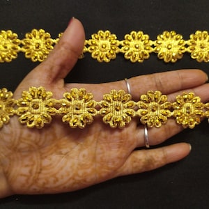 op maat gesneden Indiase metallic gouden kleur bloemenversiering, gouden Sari-versiering, gouden stoffen bekleding, Indiase Duppatta-versiering, bruiloft Sari-versiering, naailint.