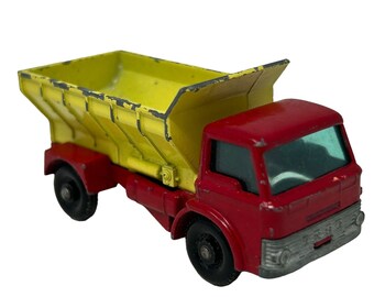 Matchbox 70 Grit spreading Truck Diecast Toy Car Vintage Lesney