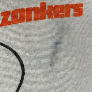 Distressed Screaming Yellow Zonkers Vintage 70s T Shirt Medium Snack Mens White image 4