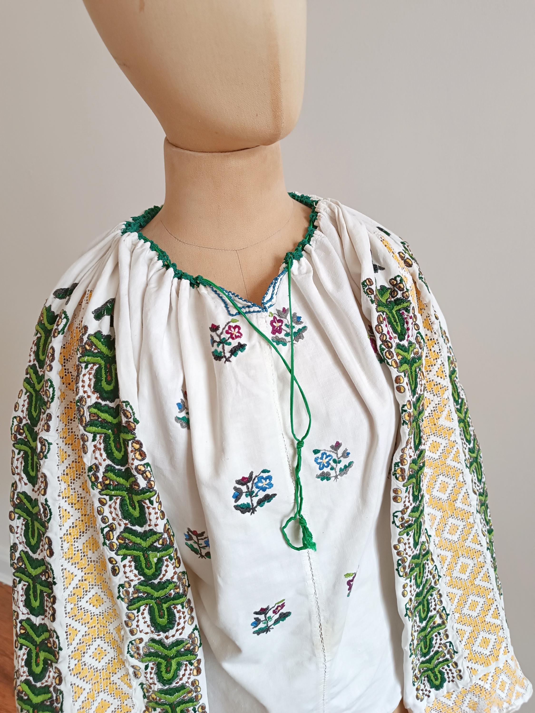 Vintage 1950 Cotton Green Yellow Embroidered Authentic