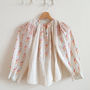 トップス antique Rumania blouse Vintage 1960 Cotton Embroidered Authentic Romanian Blouse - Etsy