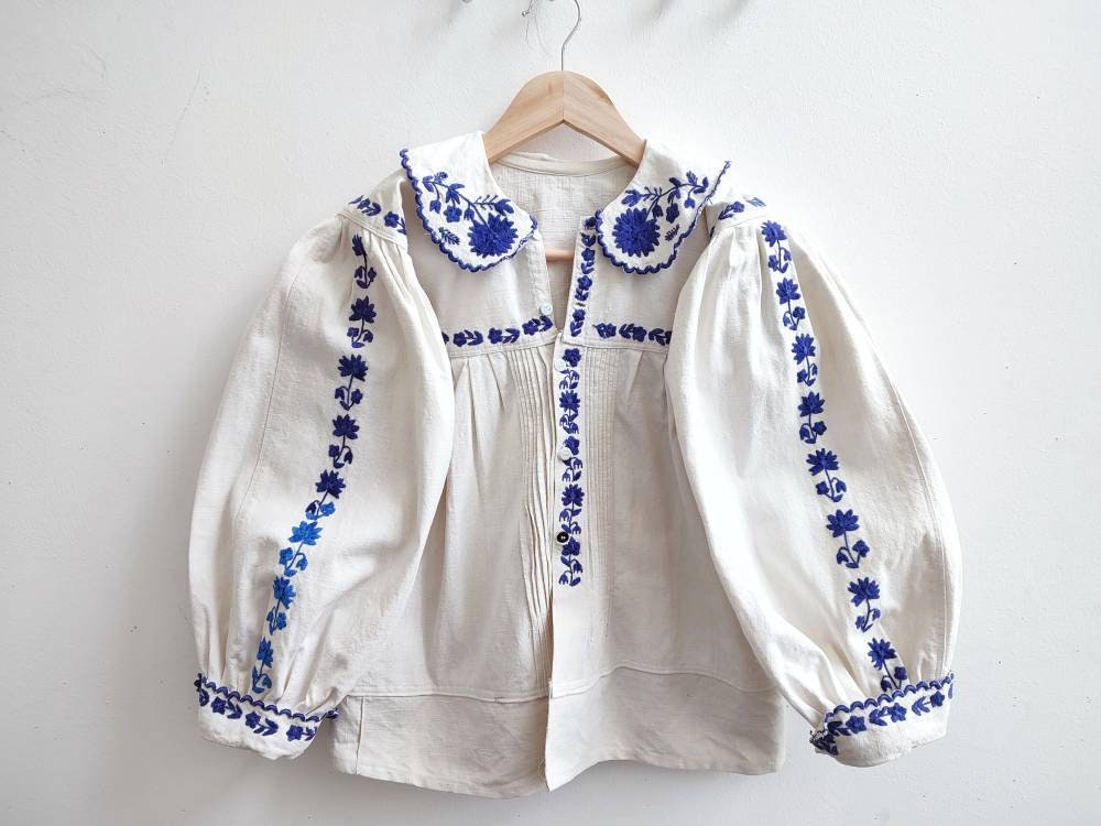 トップス 1940s Blue Embroidered Romanian Blouse S 1940s Blue Embroidered Romanian Blouse S