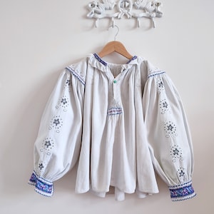 Antique 1940 linen natural bio ethnic floral embroidered Romanian blouse