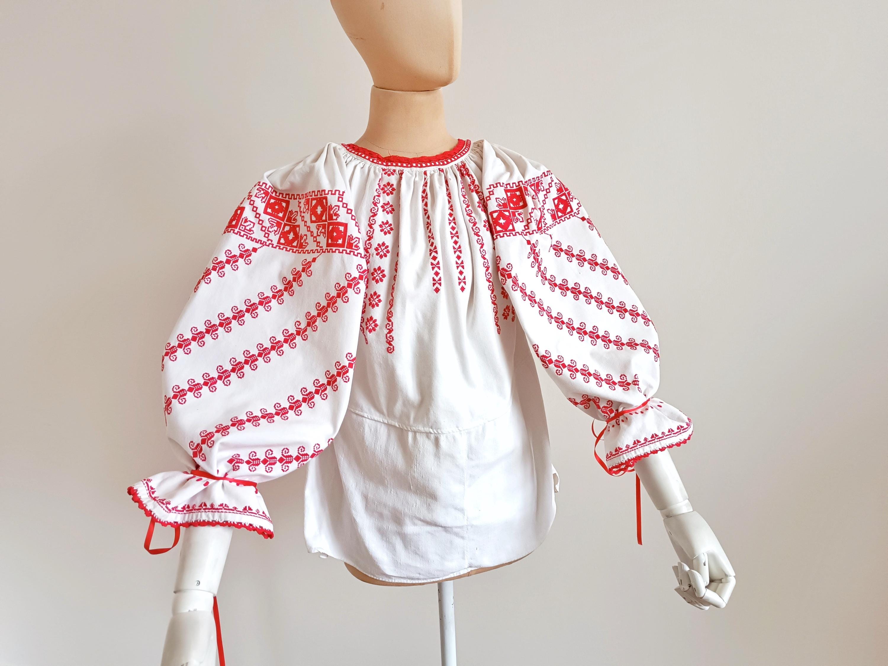 大人気新品をすべて Bio Embroidered Red 1940 Antique Linen Romanian Folklore トップス