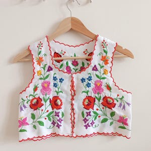 フォークダンス 衣装 ハンガリー 刺繍 ベスト