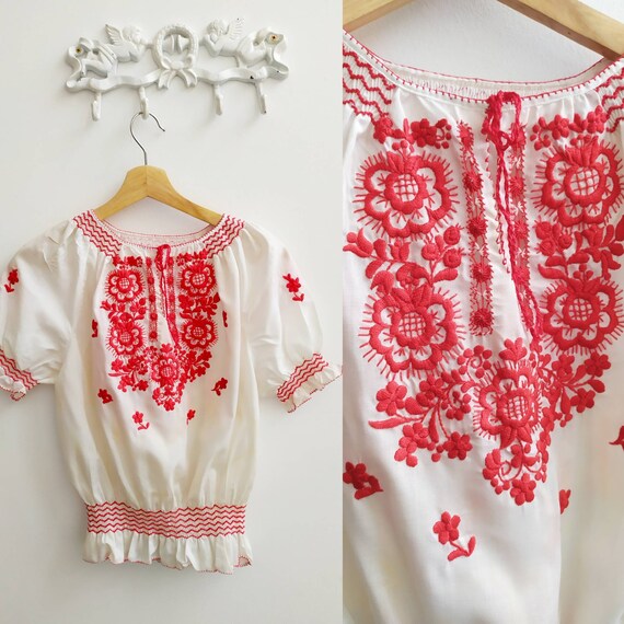 Vintage 1960 Hungarian embroidered floral blouse p