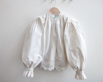 Antique 1930 Romanian blouse with floral white embroidery made from linen natural