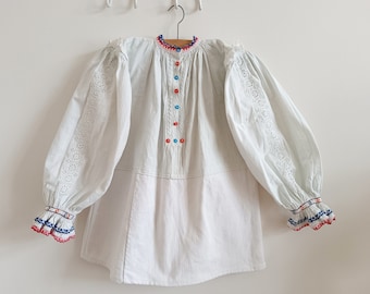 Antiqe rumänische Bluse mit weißen Stickerei Puffärmeln Edwardian chemise
