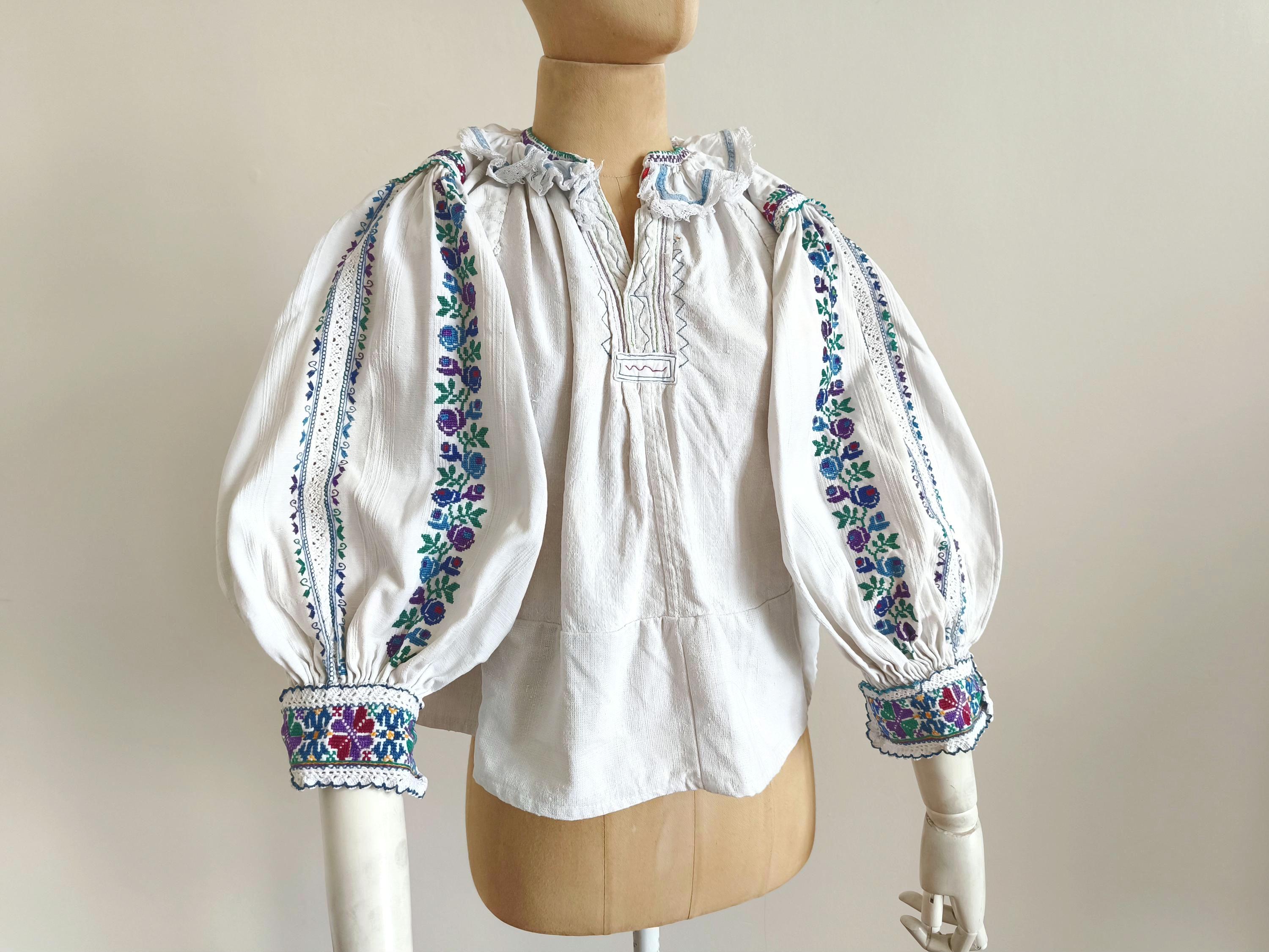 トップス antique Rumania blouse Vintage Romanian Embroidered Blouse C. 1930 - T.XS/S