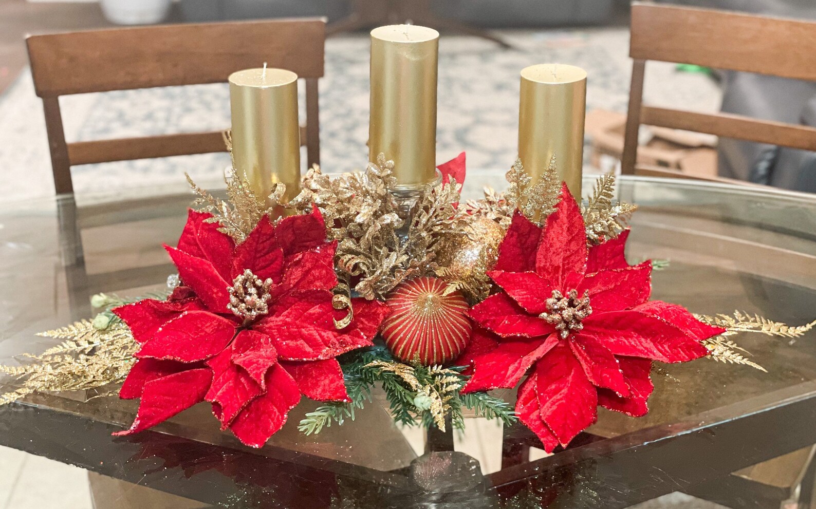 Lightup your Xmas party with 20 Christmas table decoration 6 Traditional Christmas centerpieces with poinsettias