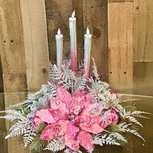 Centro de mesa de Natal, arranjo floral fúcsia, decoração de Natal rosa, centro de mesa de Natal rosa, arranjo floral rosa grande