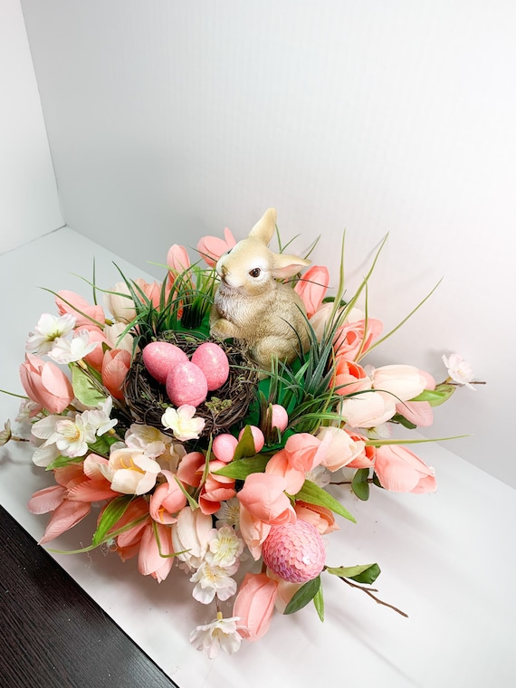 Tovaglietta centrotavola pasquale con coniglietto di Pasqua ricamato,  primaverile • Gaidra
