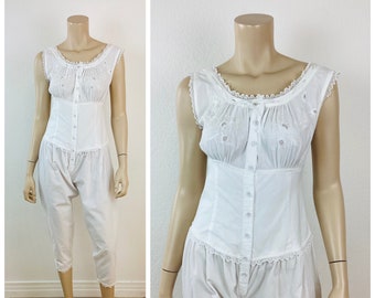 Vintage 1980s VICTORIAN Style WHITE COTTON Embroidered Lace Trim Jumpsuit