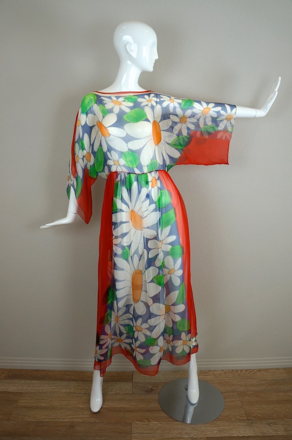 Vintage 1970s FLORAL DAISY Print Sheer Silk CHIFFO