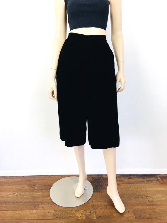 Vintage 1970s BLACK VELVET Wide Leg CULOTTES Pala… - image 3